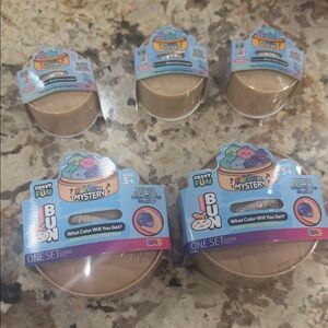 Rainbow Mystery Bun - Kids Surprise Squishee Toy (Tan)